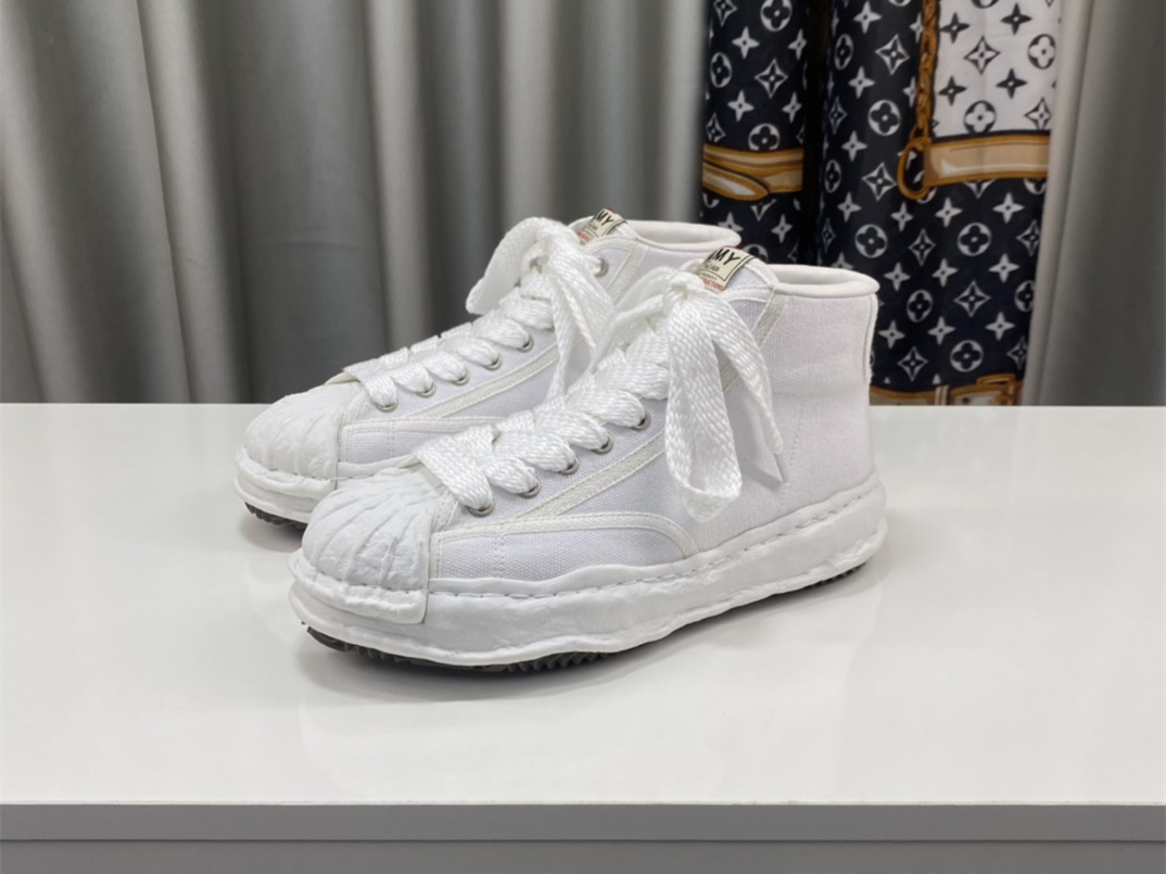 Maison Mihara Yasuhiro High-Top Sneakers MMY-019