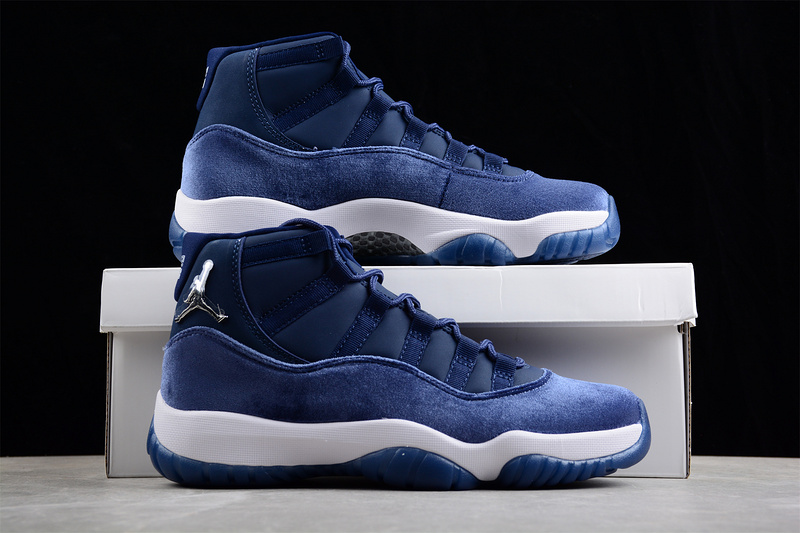 Air Jordan 11 Velvet “Midnight Navy” AR0715-441