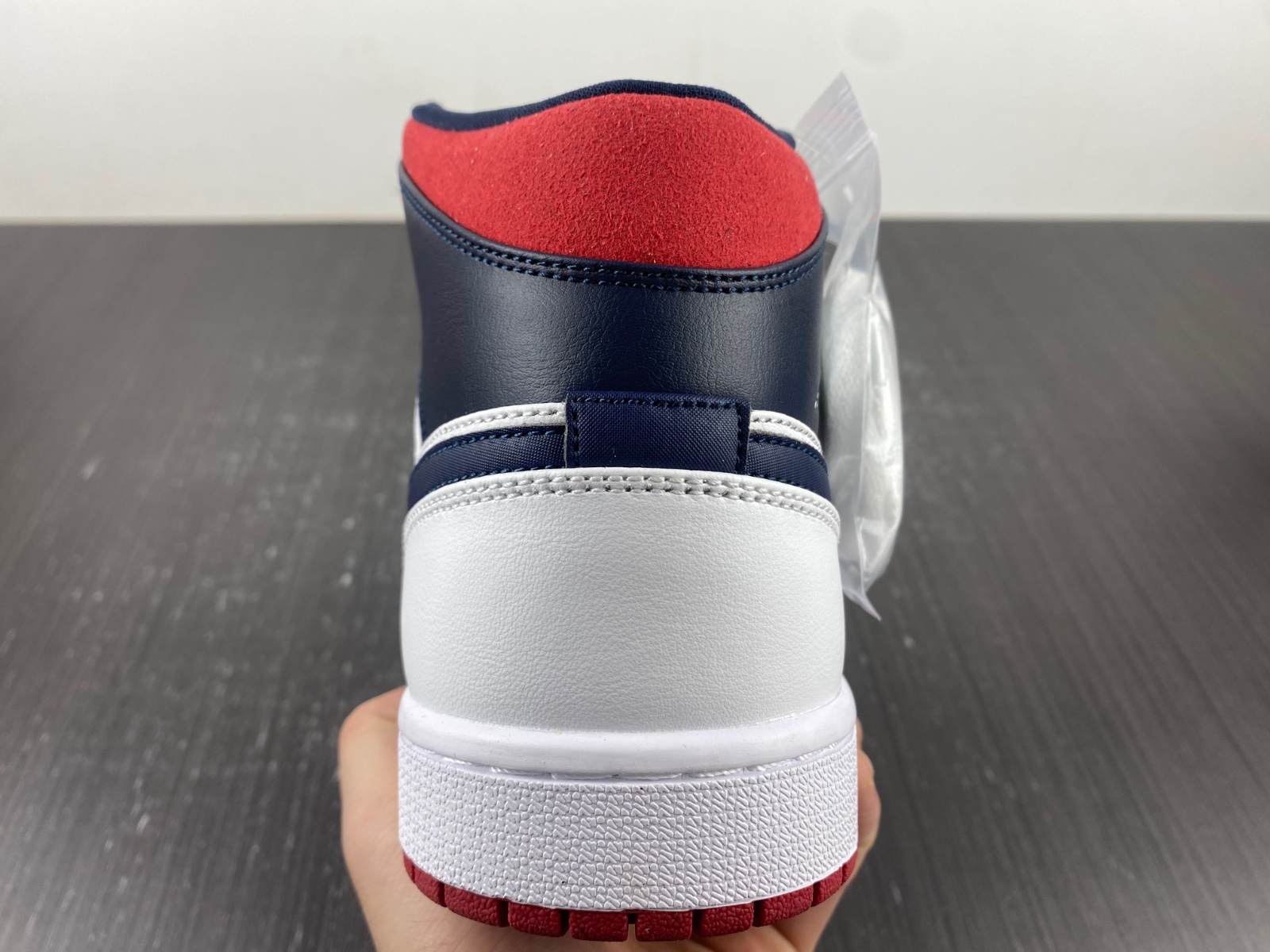 Air Jordan 1 Mid SE USA 852542-104
