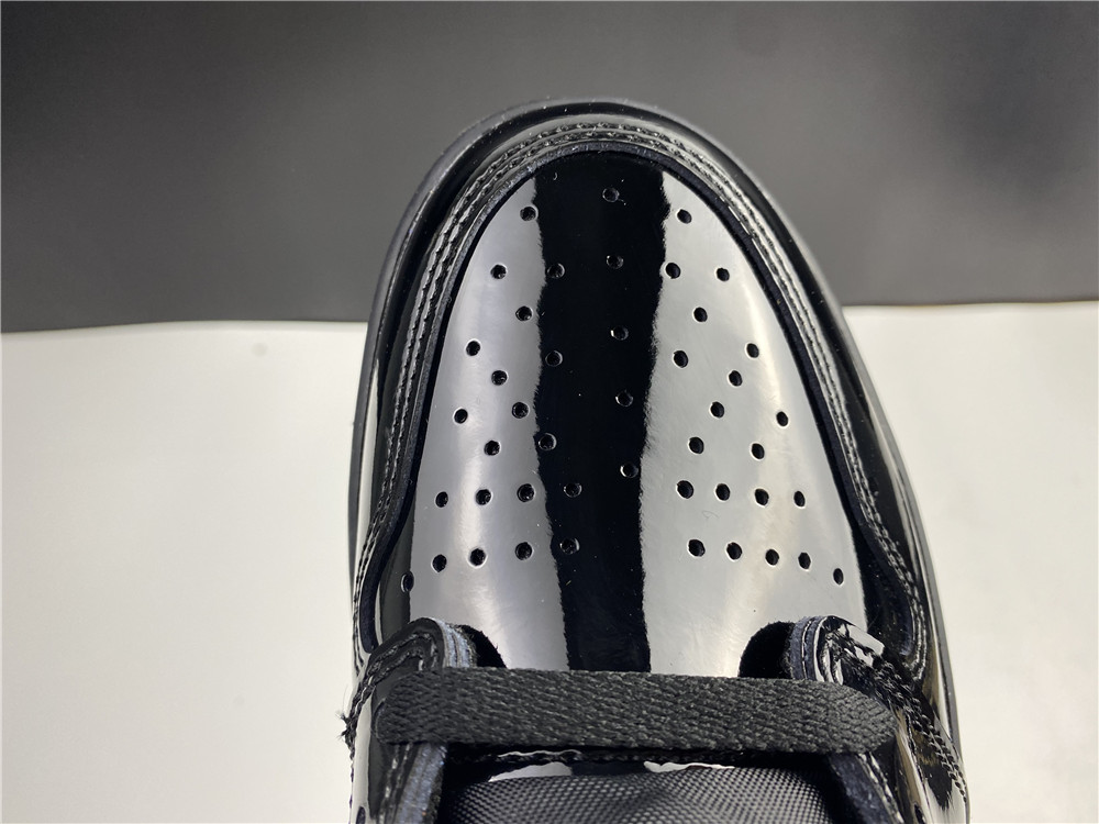 Air Jordan 1 Retro High OG Black/Metallic Gold 555088-032