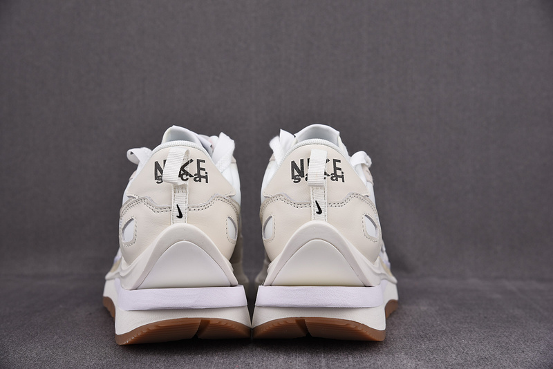 Nike Vaporwaffle sacai Sesame Sail Gum - DD1875-100