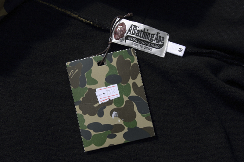 Bape Hoodie 2301027