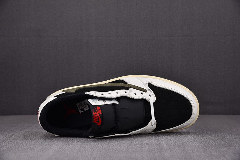 Travis Scott x Air Jordan 1 Low OG 