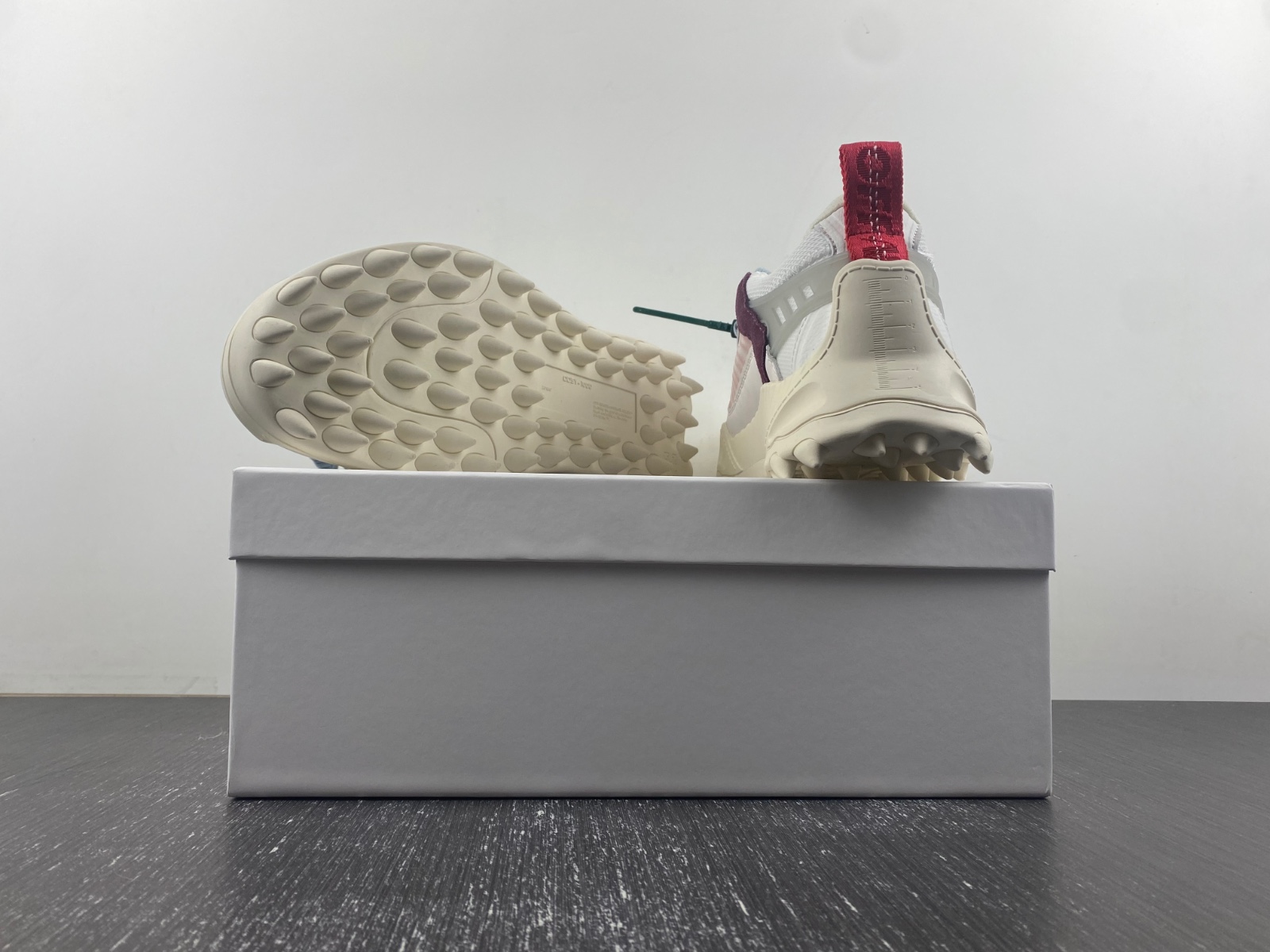 OW C/O ODSY-1000 SNEAKERS