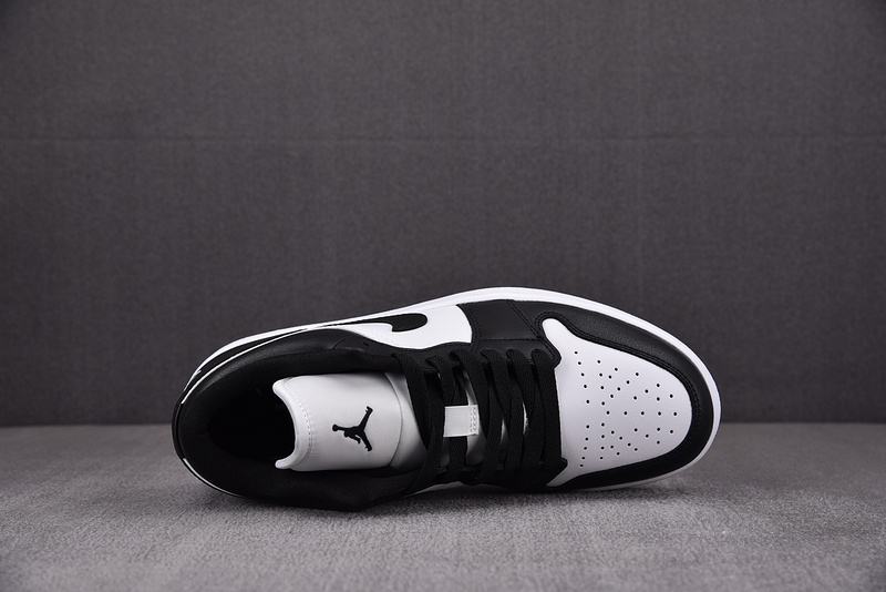 Air Jordan 1 Low "Panda" DC0774-101