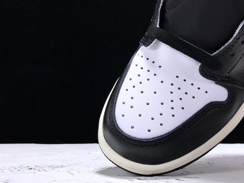 Air Jordan 1 Black White Gym Red 555088-061