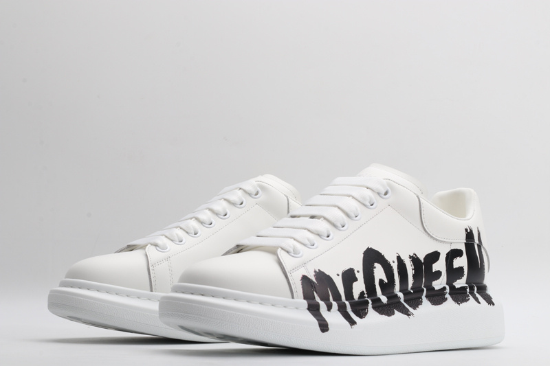 MCQUEEN OVERSIZED SNEAKER