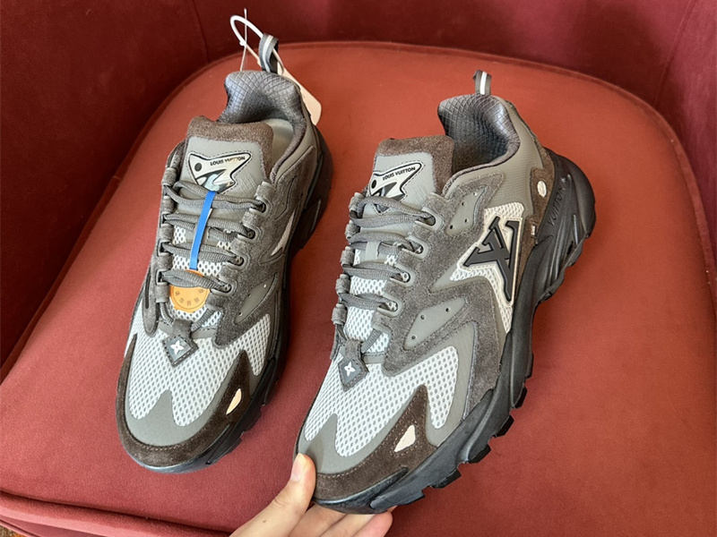 LV Runner Tatic Sneaker