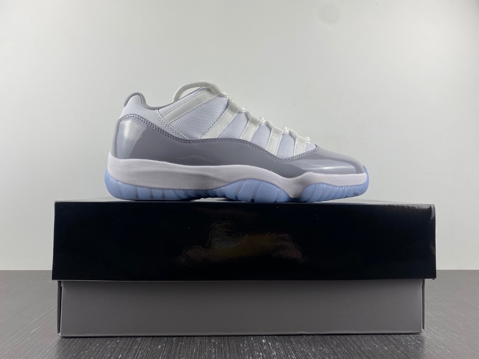 Air Jordan 11 Retro Low 