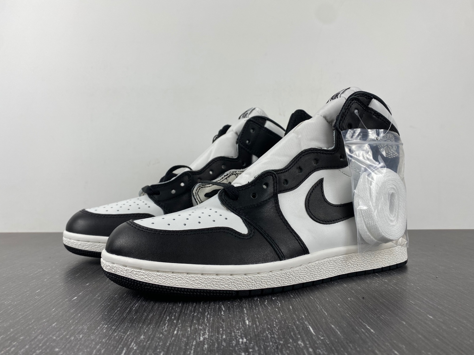 Air Jordan 1 High 85 Black White BQ4422-001