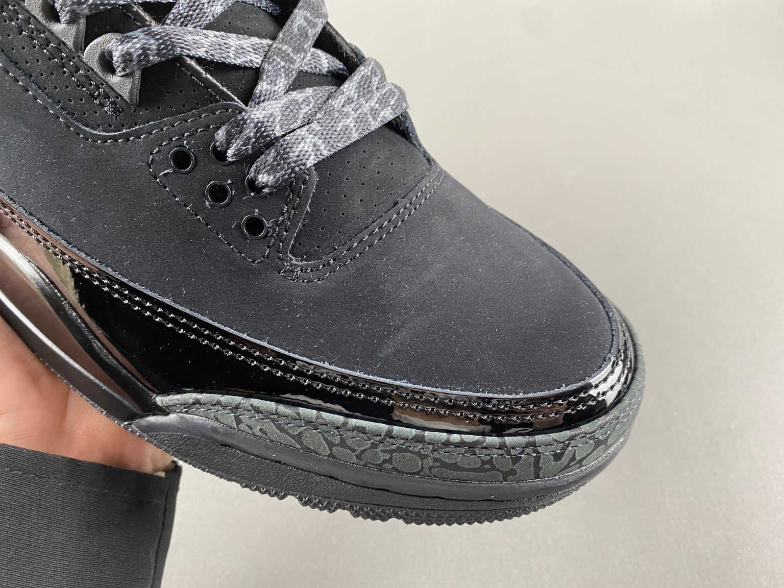 Jordan 3 Retro Black Cat    136064-002