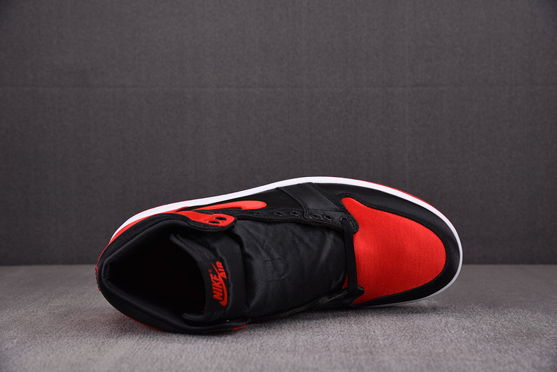 Air Jordan 1 High OG WMNS Satin Bred FD4810-061