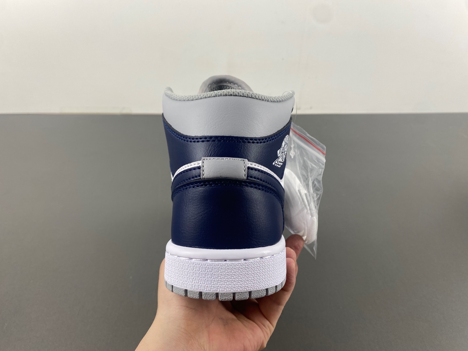 AIR JORDAN 1 MID SE "LEGEND PINK" GS SHOES   DQ8426-104