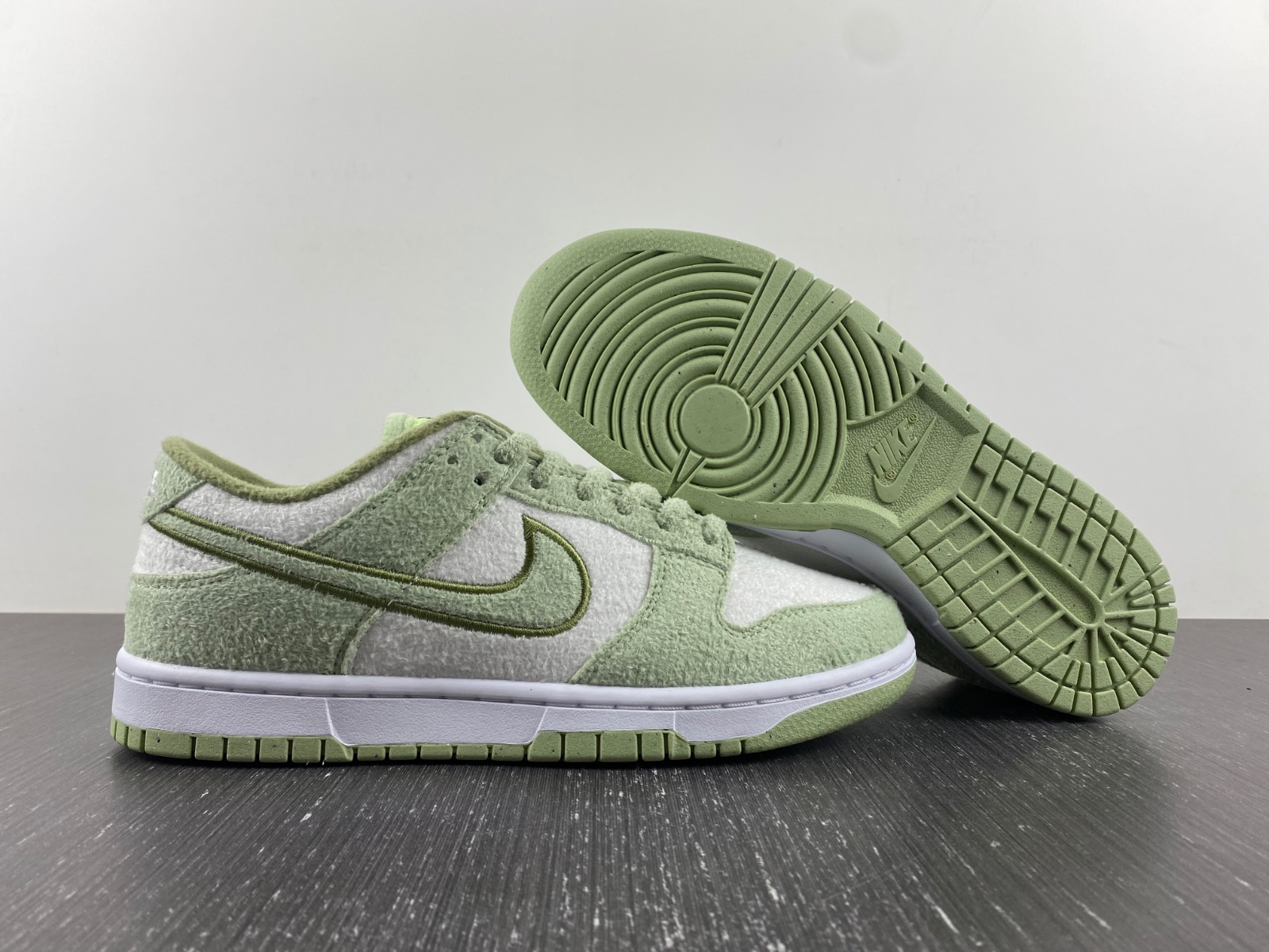 Nike Dunk Low Fleece Green DQ7579-300
