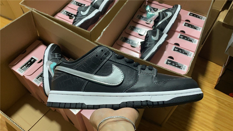 Nike SB Dunk Low Diamond Supply Co Black Diamond BV1310-001