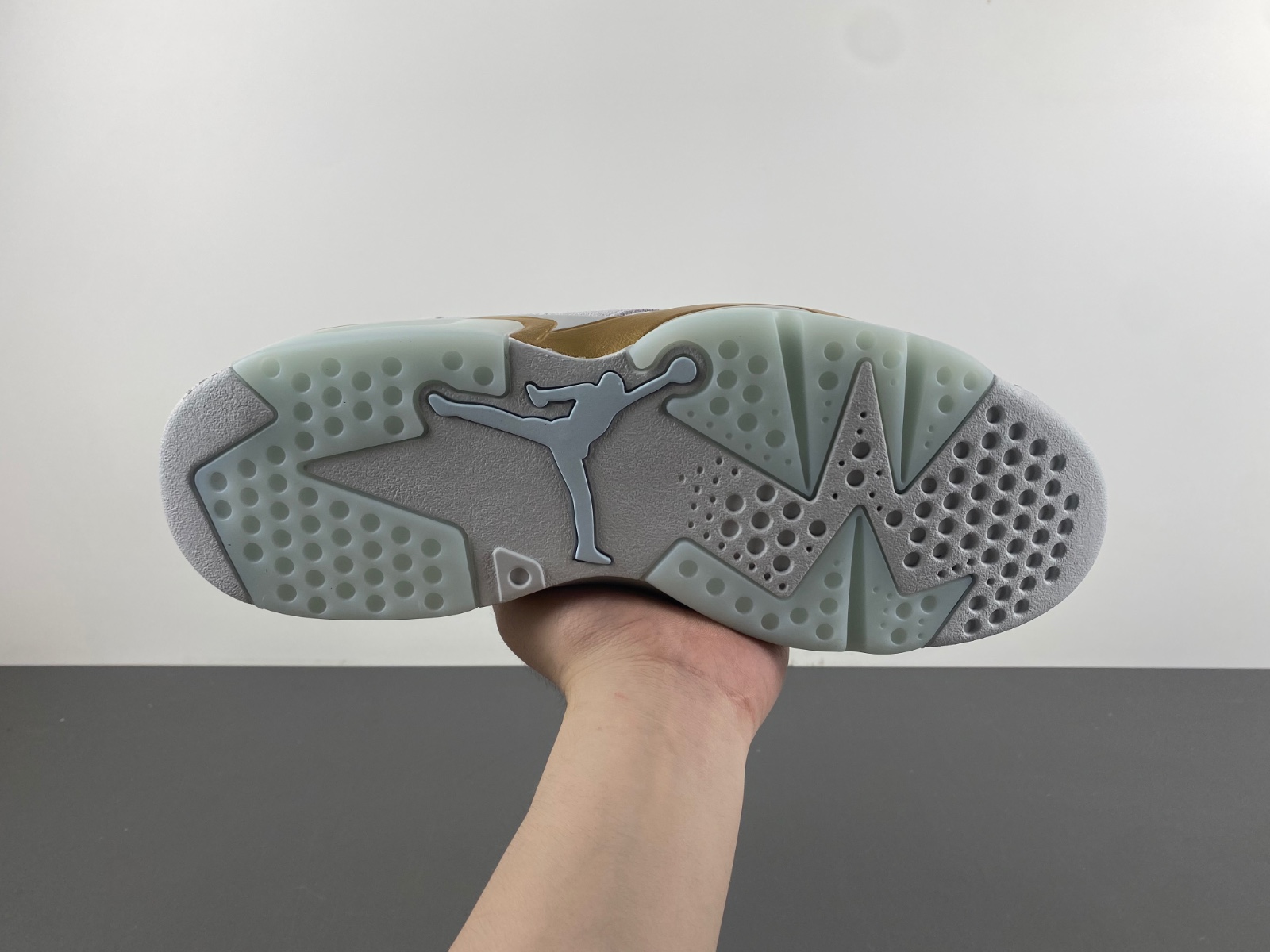 Air Jordan 6 Craft “Paris”   DQ4914-074