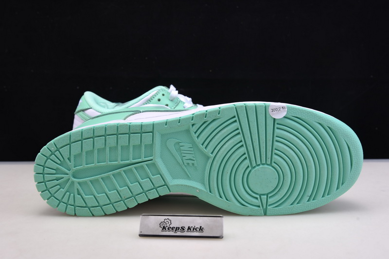 Nike Dunk Low Green Glow DD1503-105