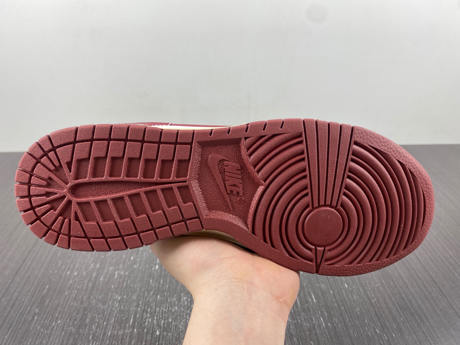 Nike Dunk Low Vintage "Team Red" FJ4555-100