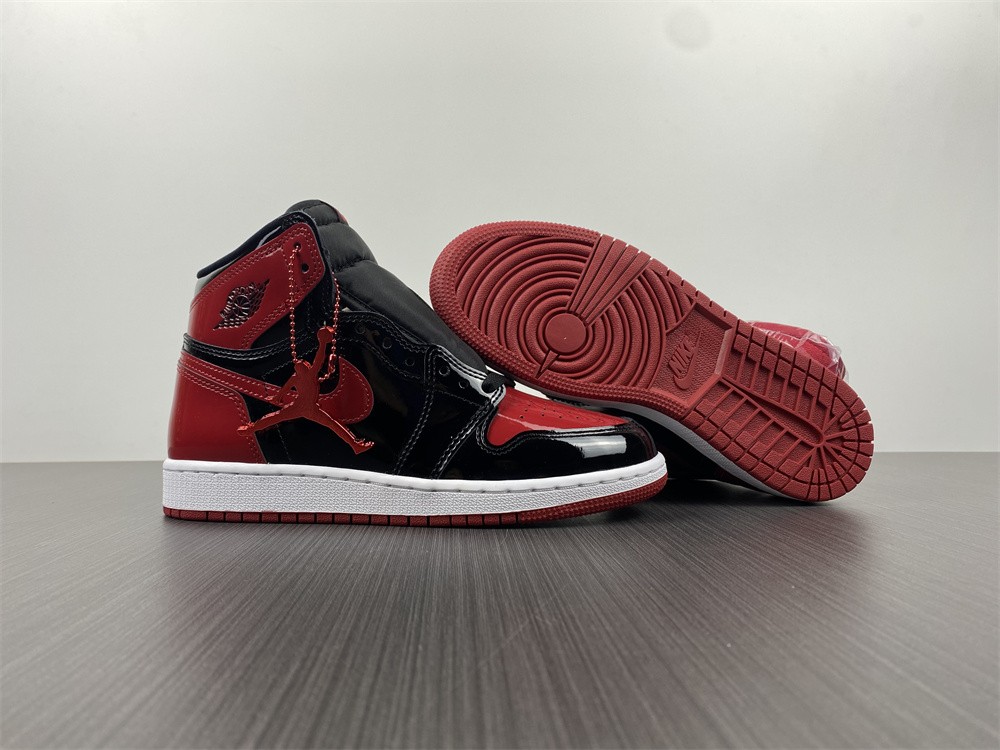 Air Jordan 1 Bred Patent Leather 555088-063
