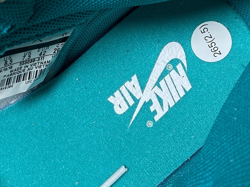 Air Jordan 1 Retro High OG "Turbo Green" 555088-311