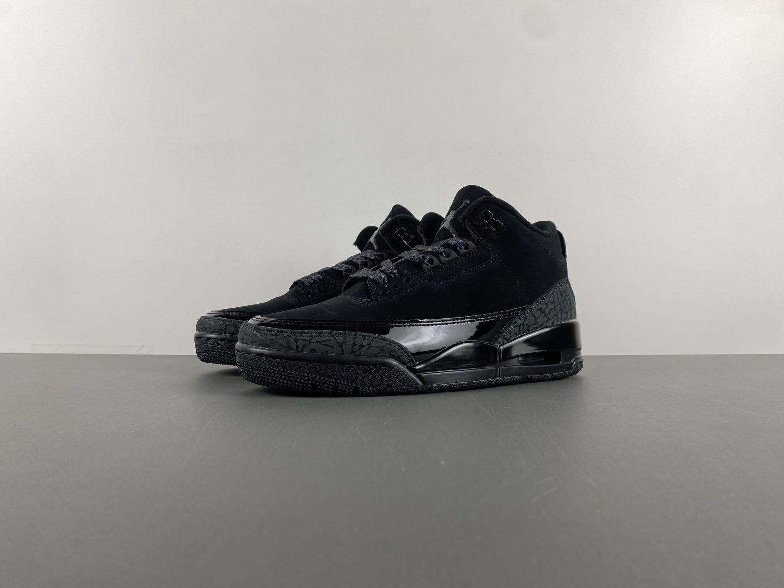 Jordan 3 Retro Black Cat    136064-002
