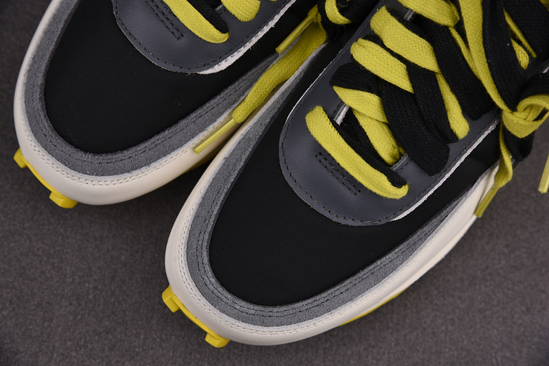 Nike Vaporwaffle sacai Sesame Dark Iris DD1875-500