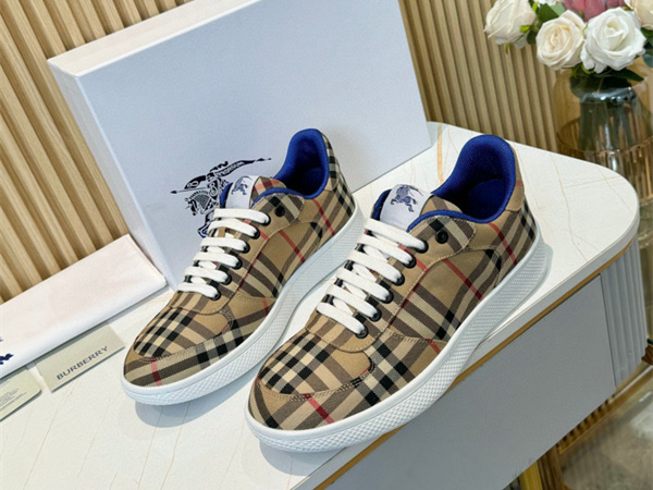 Burberry Check Terrace Sneakers  BBR--3009