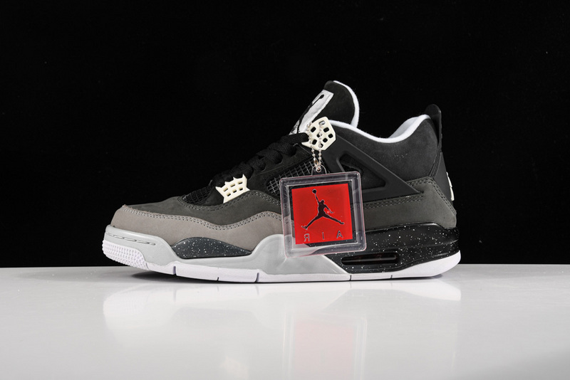 Air Jordan 4 Retro 