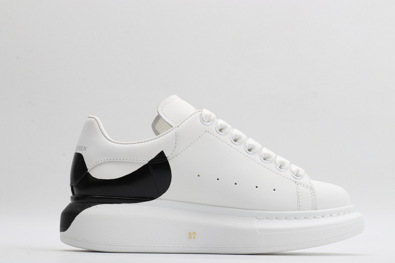 MCQUEEN OVERSIZED SNEAKER