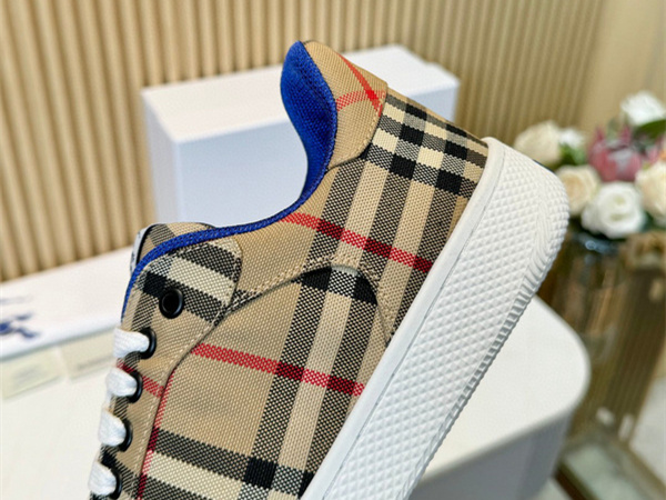 Burberry Check Terrace Sneakers  BBR--3009