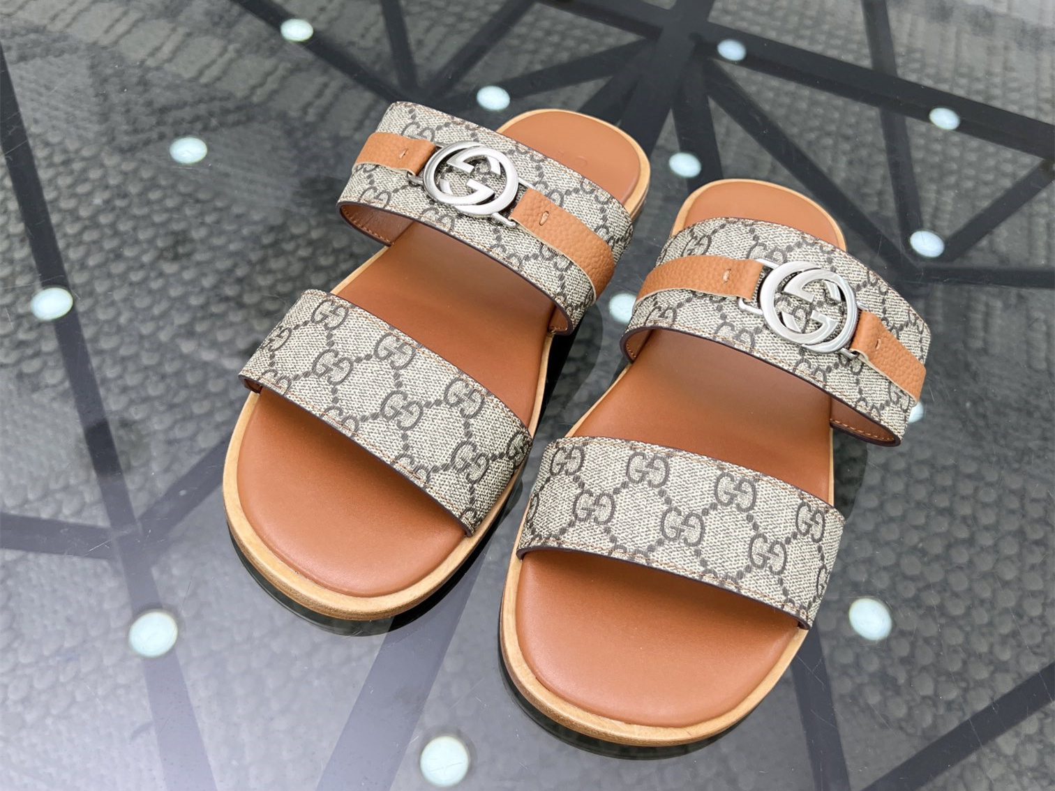 GUCCI  SLIDE (EU38-EU46)