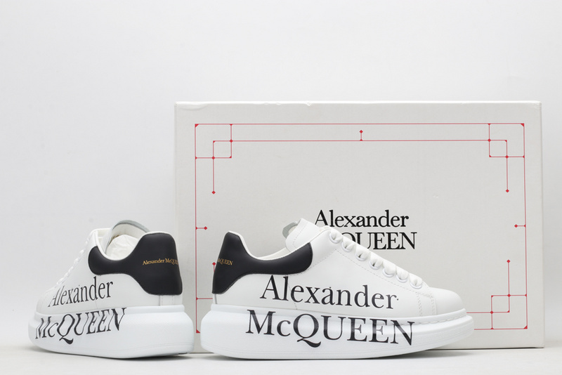 MCQUEEN OVERSIZED SNEAKER