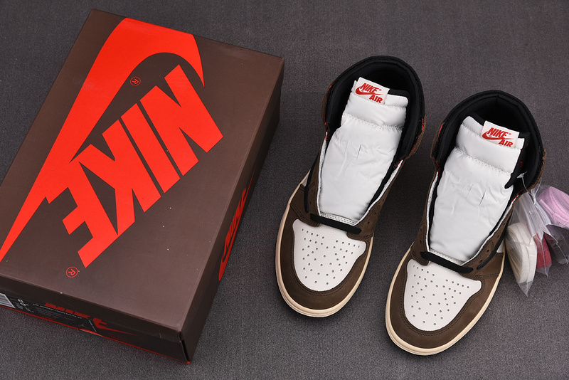 Travis Scott x Air Jordan 1 Retro High OG 