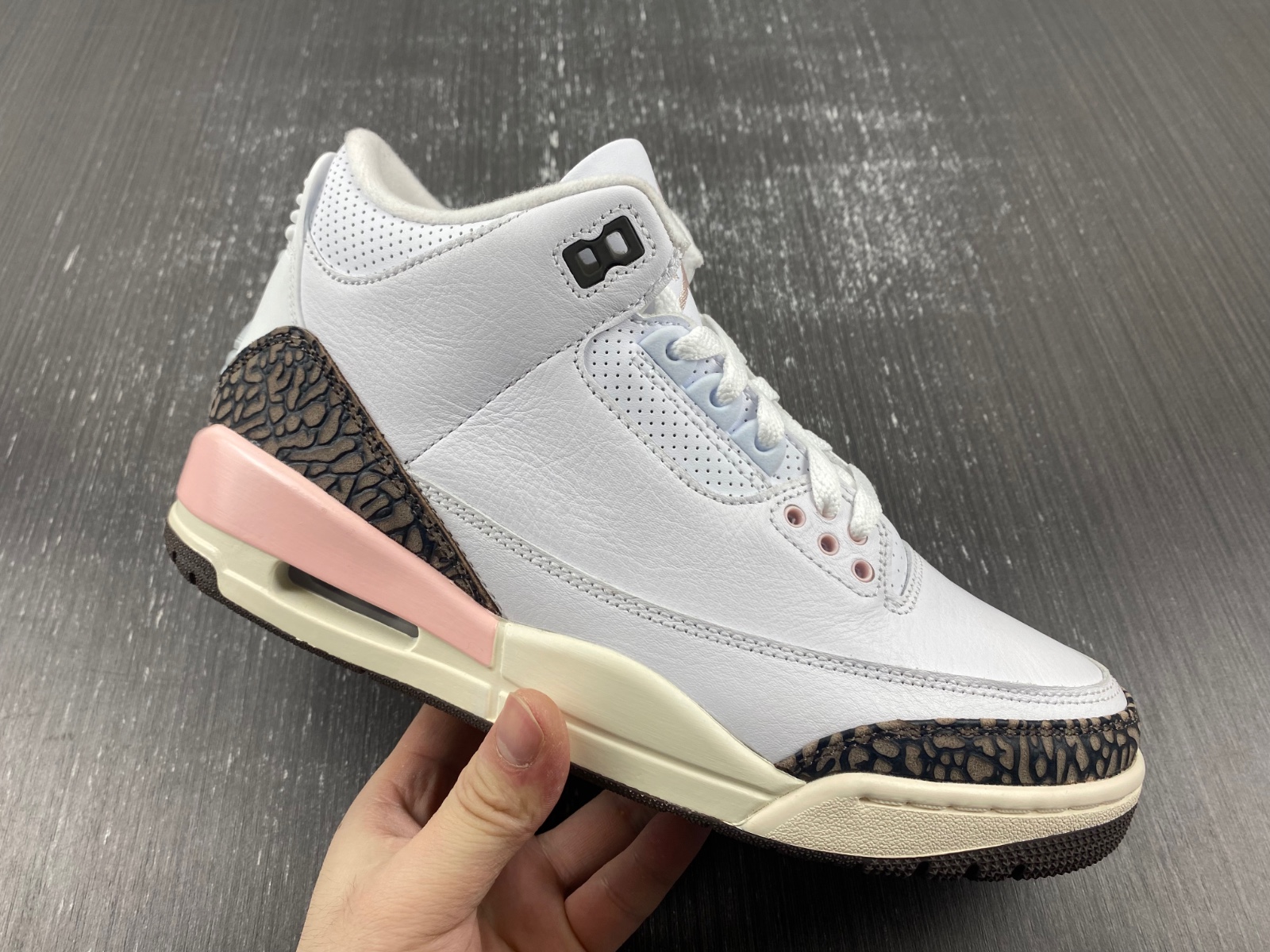 Air Jordan 3 Retro Neapolitan Dark Mocha - CK9246-102