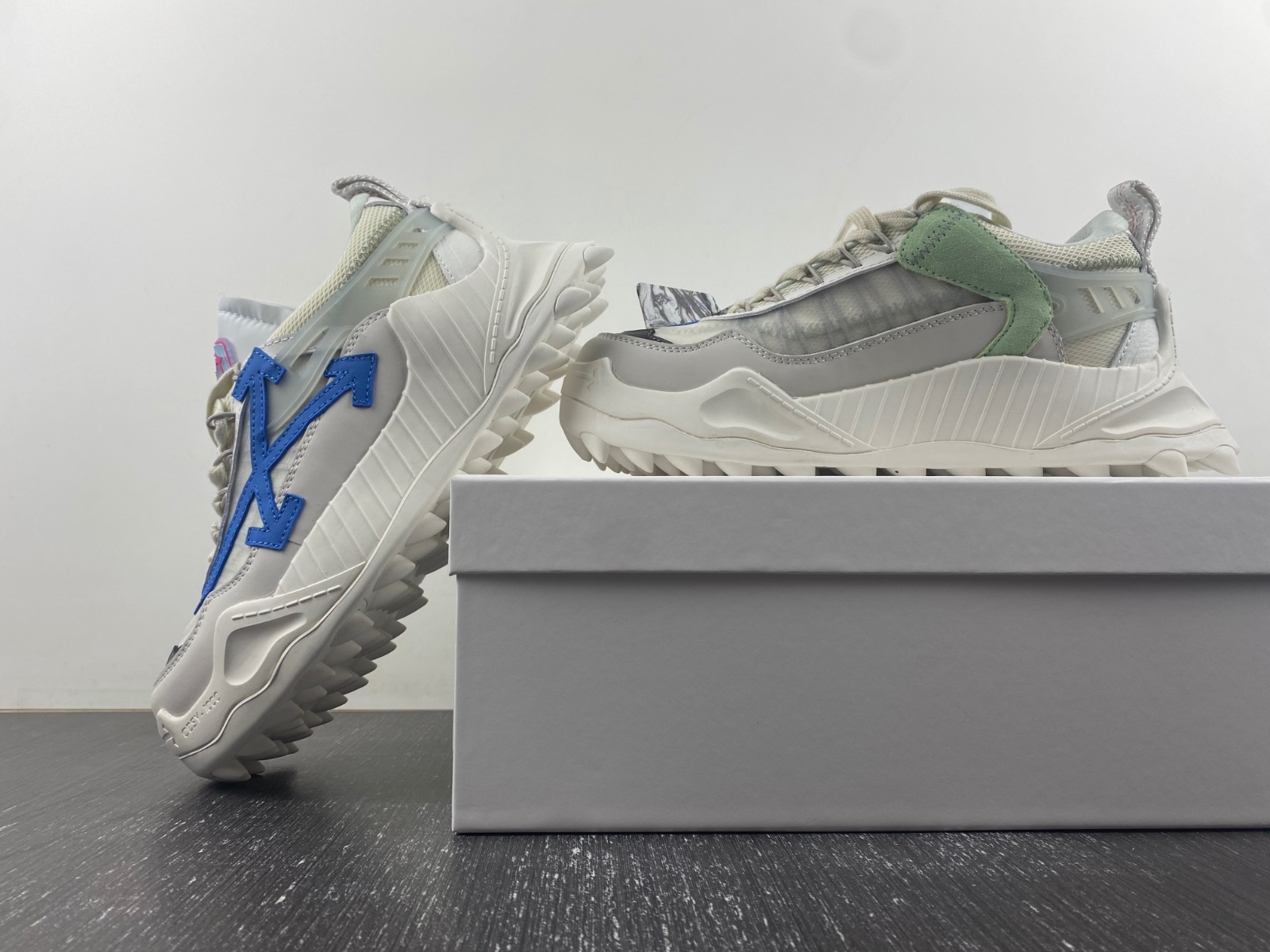 OW C/O​ ODSY-1000 SNEAKERS