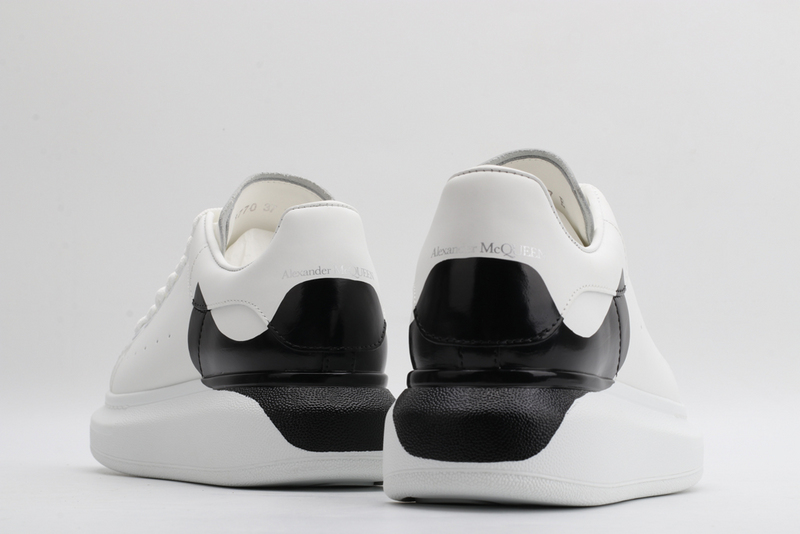 MCQUEEN OVERSIZED SNEAKER