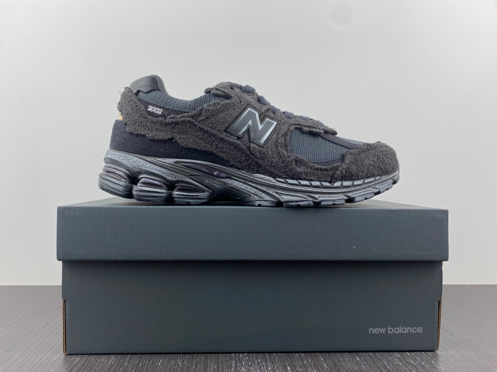 New Balance 2002R Protection Pack Phantom - M2002RDB