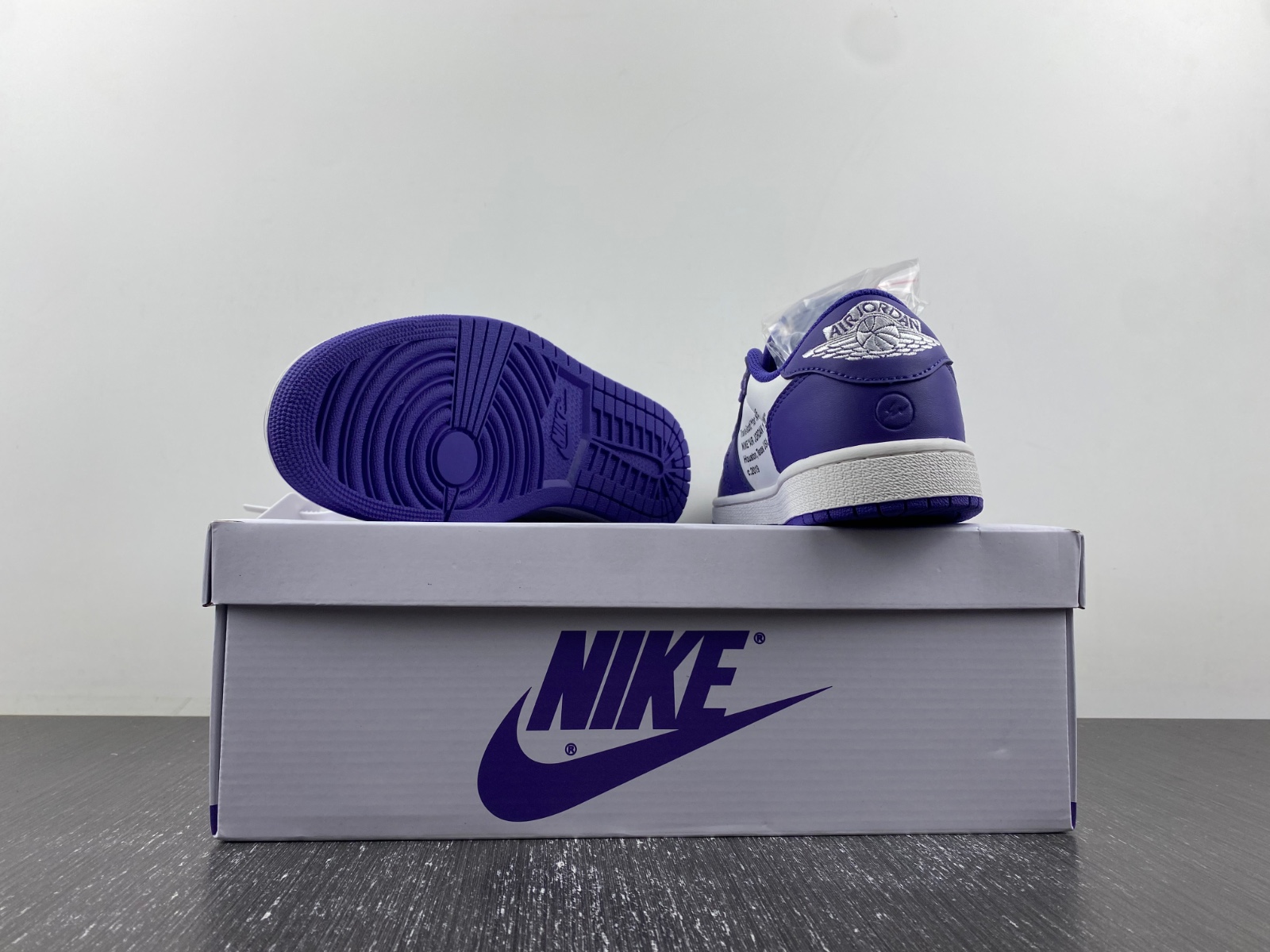 OFF-WHITE x Travis Scott x Air Jordan 1 custom