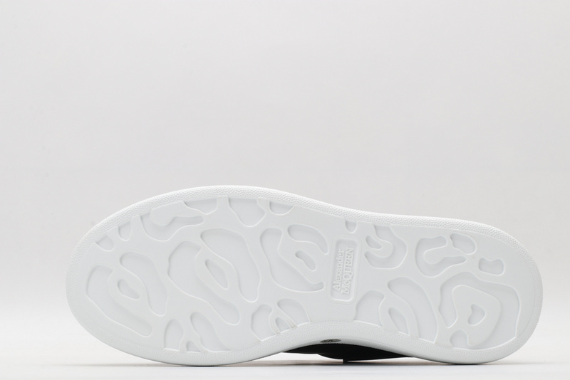 MCQUEEN OVERSIZED SNEAKER