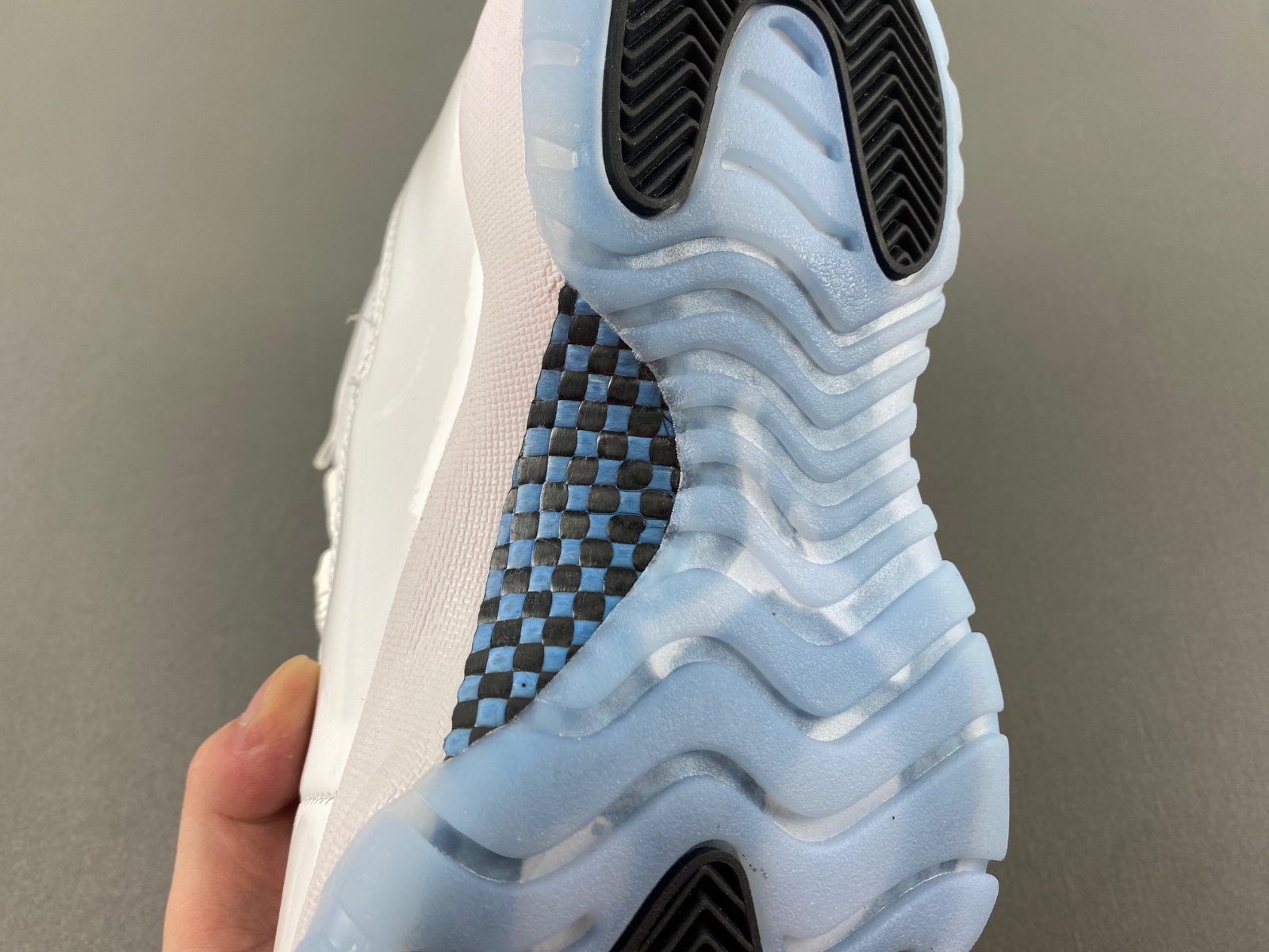 Air Jordan 11 “legend Blue”  CT8012-104