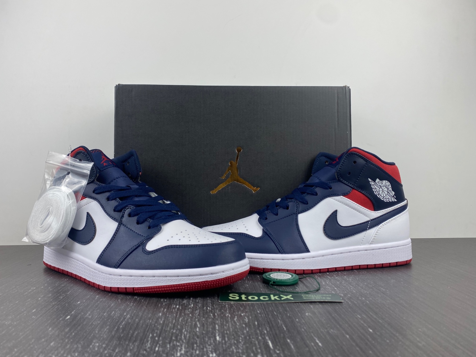 Air Jordan 1 Mid SE USA 852542-104