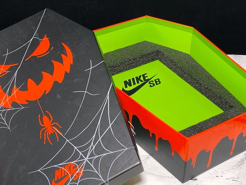 Nike SB Dunk Low Night of Mischief Halloween shoes BQ6817-006