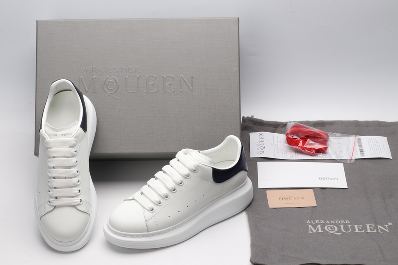 MCQUEEN OVERSIZED SNEAKER