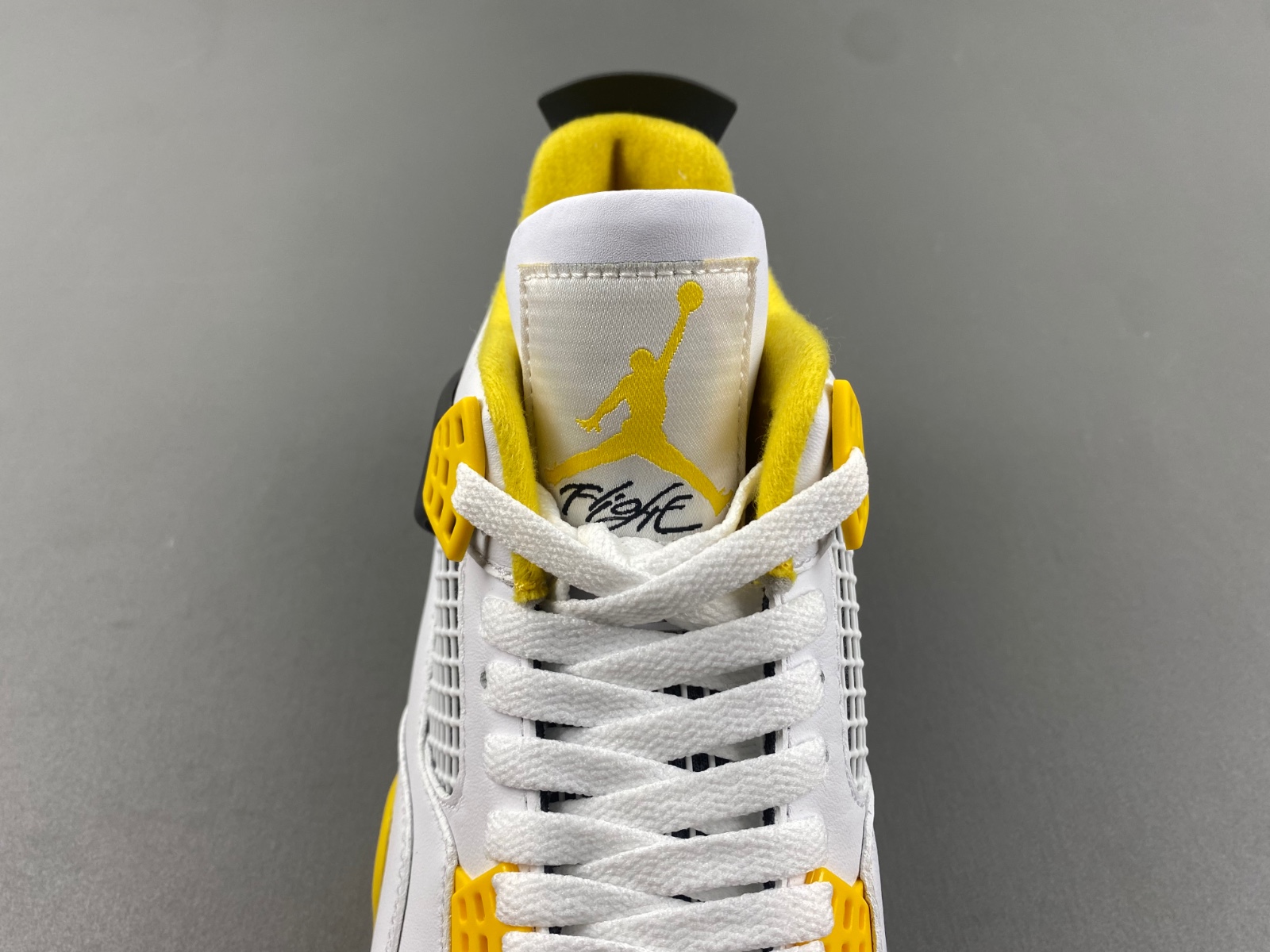 Air Jordan 4  "Vivid Sulfur" AQ9129-101