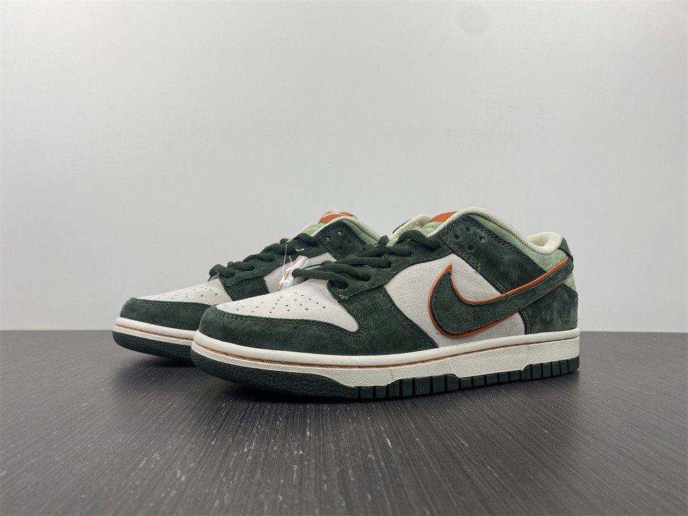 Katsuhiro Otomo x Nike Dunk Low 