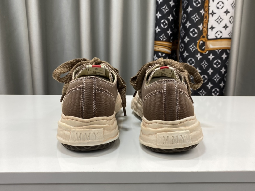 Maison Mihara Yasuhiro Low-Top Sneakers MMY-036