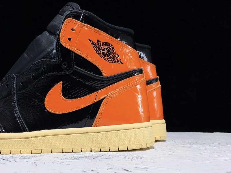 Air Jordan 1 Retro High OG "Shattered Backboard 3.0 555088-028
