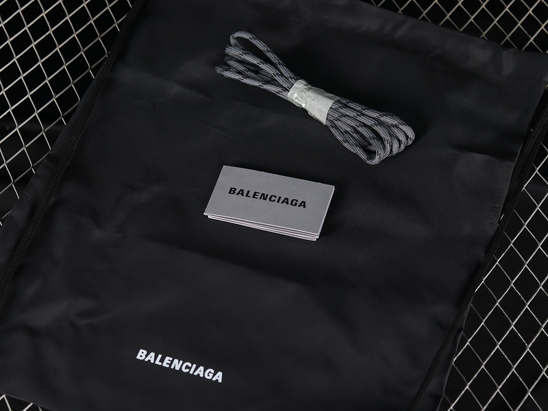 Balenciaga TRIPLE S TRAINER