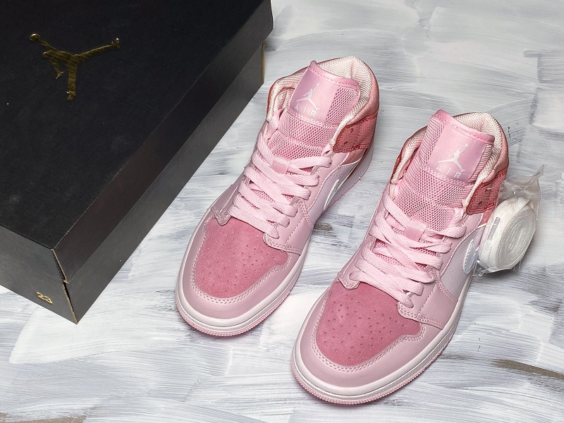 Air Jordan 1 Mid “Digital Pink” CW5379-600