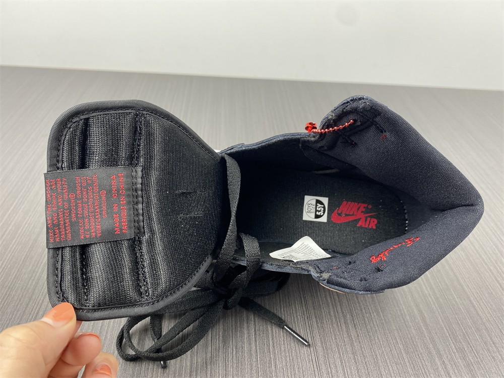 Air Jordan 1 Bred Patent Leather 555088-063